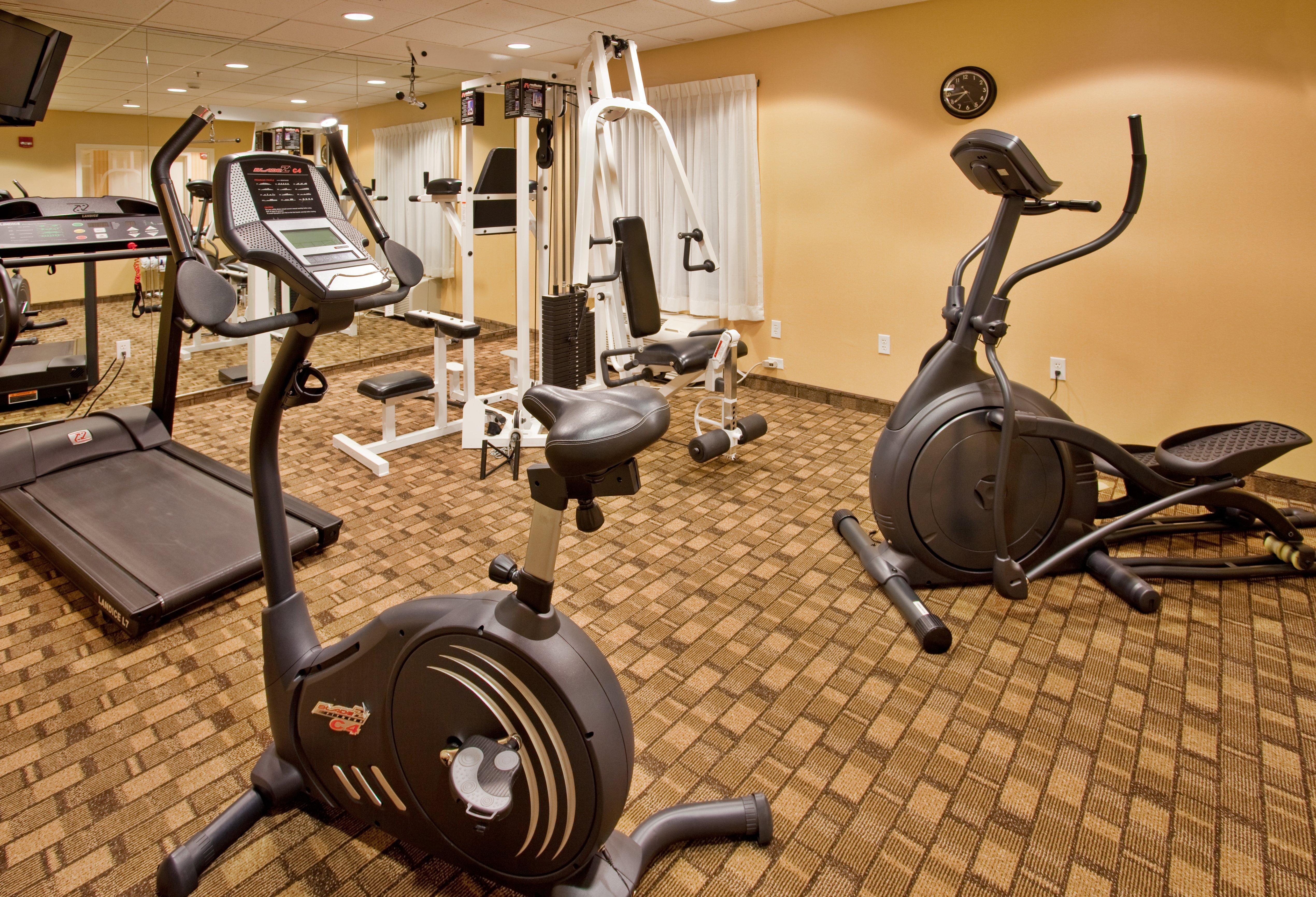 Holiday Inn Express Hotel & Suites Wichita Airport By Ihg Exterior foto